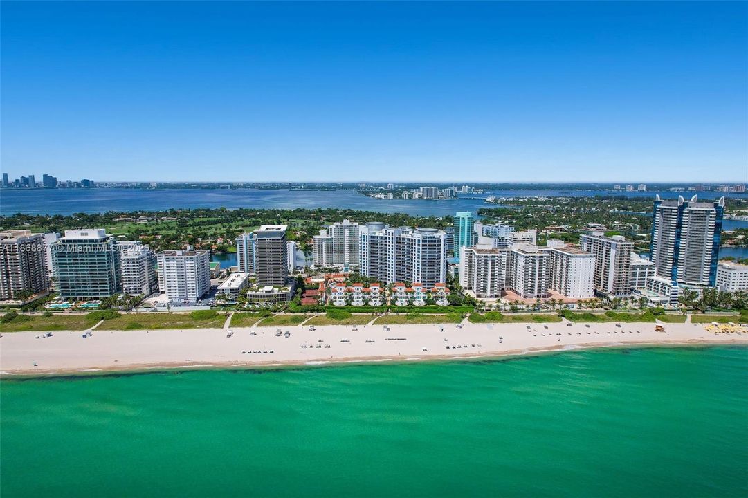 Active With Contract: $4,559,000 (3 beds, 3 baths, 2959 Square Feet)