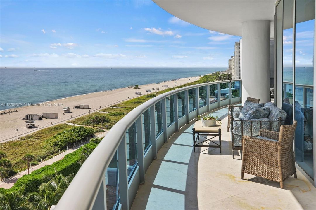 Active With Contract: $4,559,000 (3 beds, 3 baths, 2959 Square Feet)