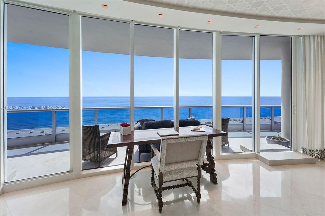 Active With Contract: $4,559,000 (3 beds, 3 baths, 2959 Square Feet)