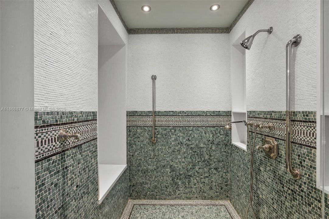 Active With Contract: $4,559,000 (3 beds, 3 baths, 2959 Square Feet)