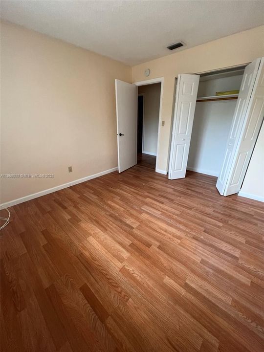 待售: $235,500 (3 贝兹, 1 浴室, 1355 平方英尺)