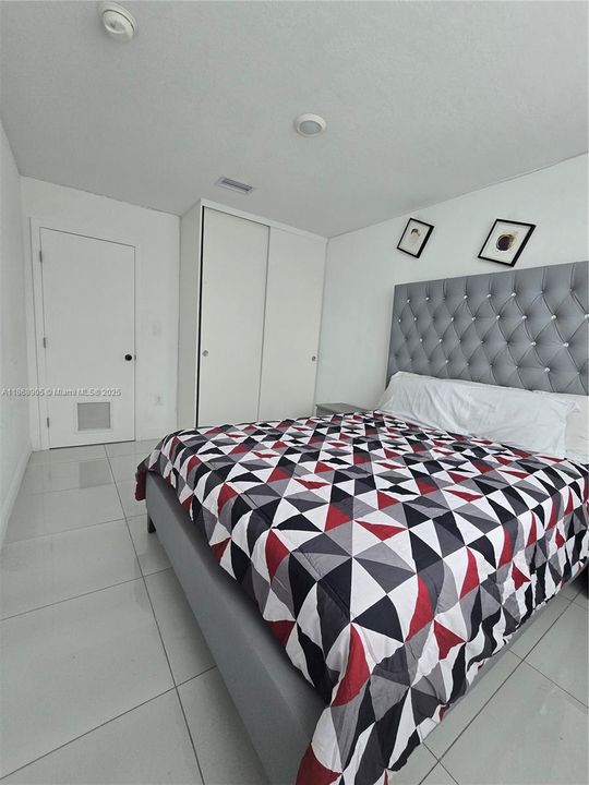 В аренду: $900 (1 спален, 1 ванн, 200 Квадратных фут)