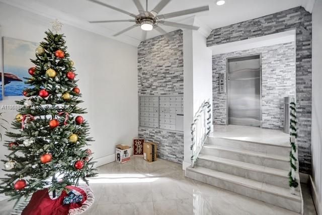 For Sale: $636,000 (2 beds, 2 baths, 850 Square Feet)