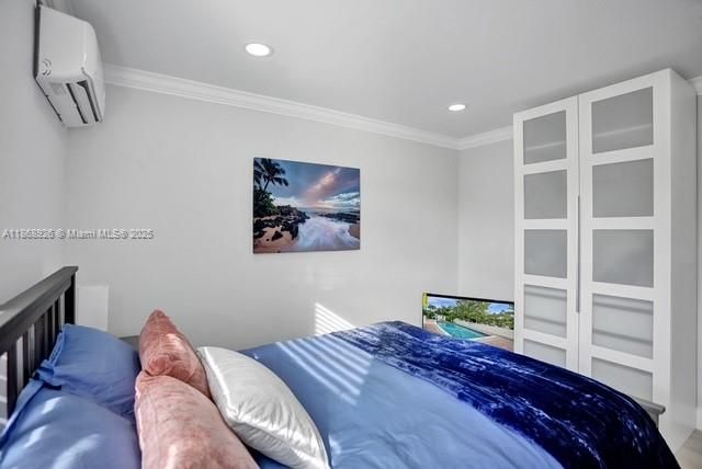 For Sale: $636,000 (2 beds, 2 baths, 850 Square Feet)