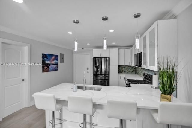 For Sale: $636,000 (2 beds, 2 baths, 850 Square Feet)