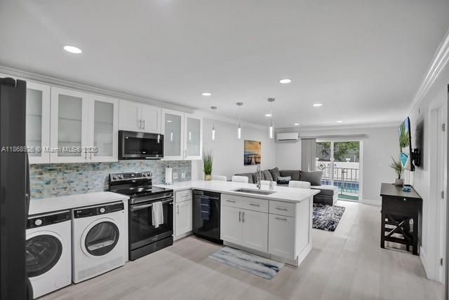 For Sale: $636,000 (2 beds, 2 baths, 850 Square Feet)