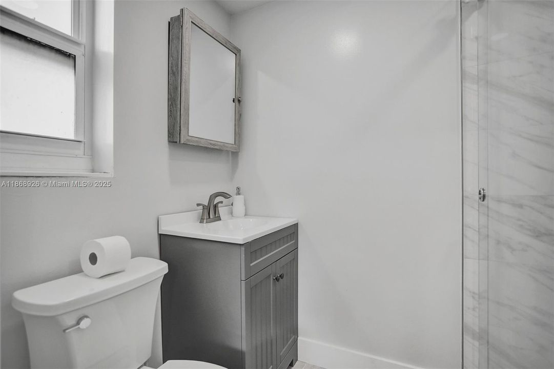 For Sale: $636,000 (2 beds, 2 baths, 850 Square Feet)