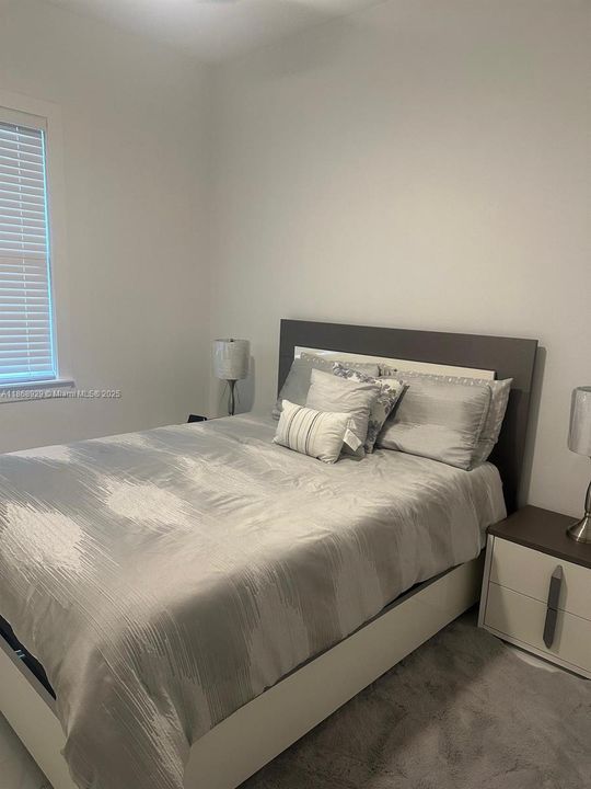 Recently Rented: $2,200 (3 beds, 2 baths, 1620 Square Feet)