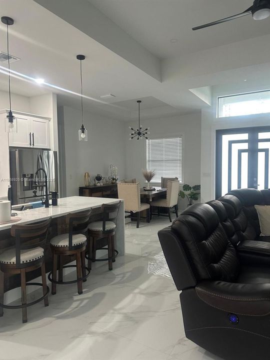 Recently Rented: $2,200 (3 beds, 2 baths, 1620 Square Feet)