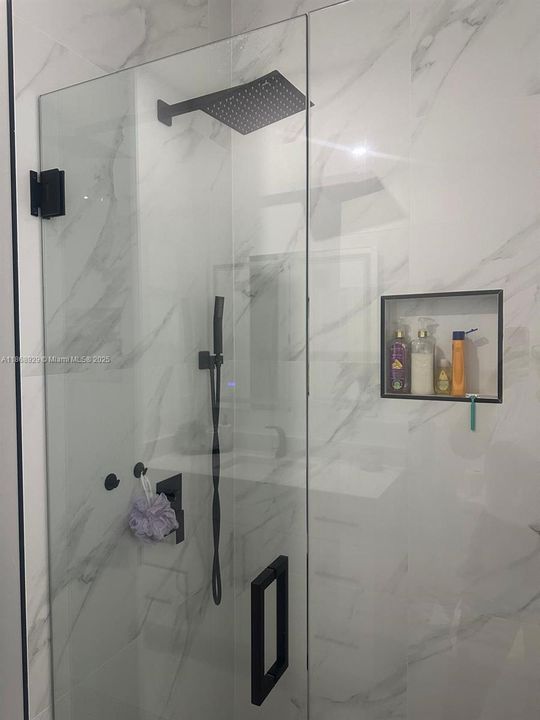 Recently Rented: $2,200 (3 beds, 2 baths, 1620 Square Feet)