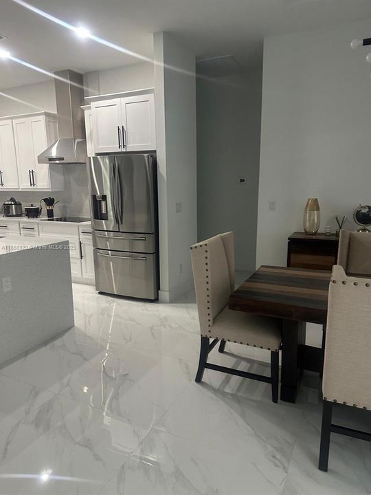 Recently Rented: $2,200 (3 beds, 2 baths, 1620 Square Feet)