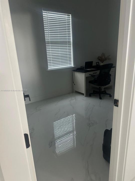 Recently Rented: $2,200 (3 beds, 2 baths, 1620 Square Feet)