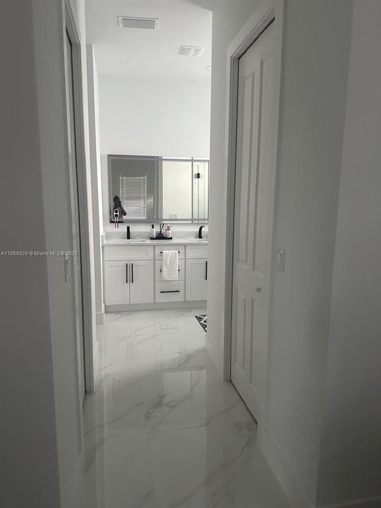 Recently Rented: $2,200 (3 beds, 2 baths, 1620 Square Feet)