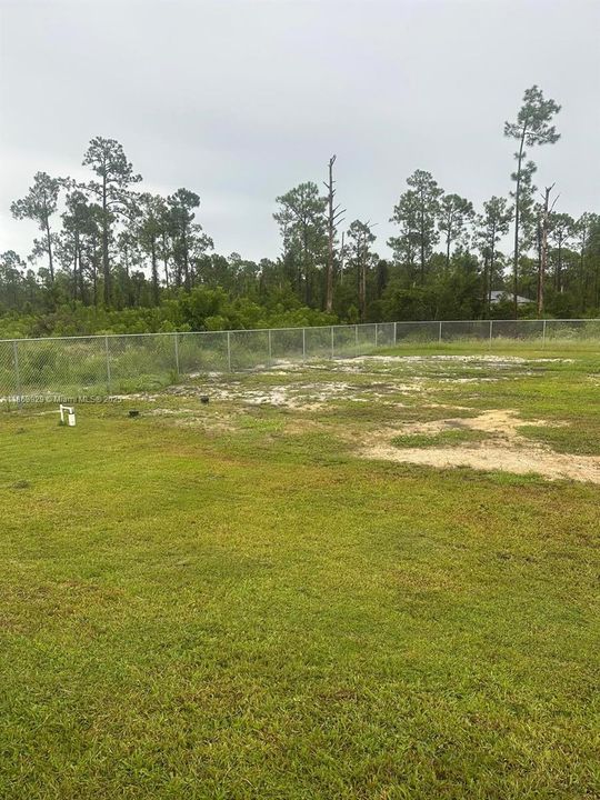 Recently Rented: $2,200 (3 beds, 2 baths, 1620 Square Feet)