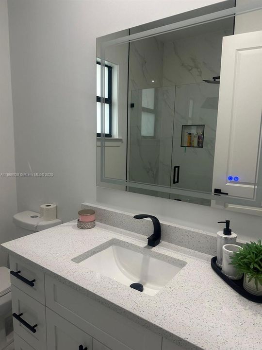 Recently Rented: $2,200 (3 beds, 2 baths, 1620 Square Feet)