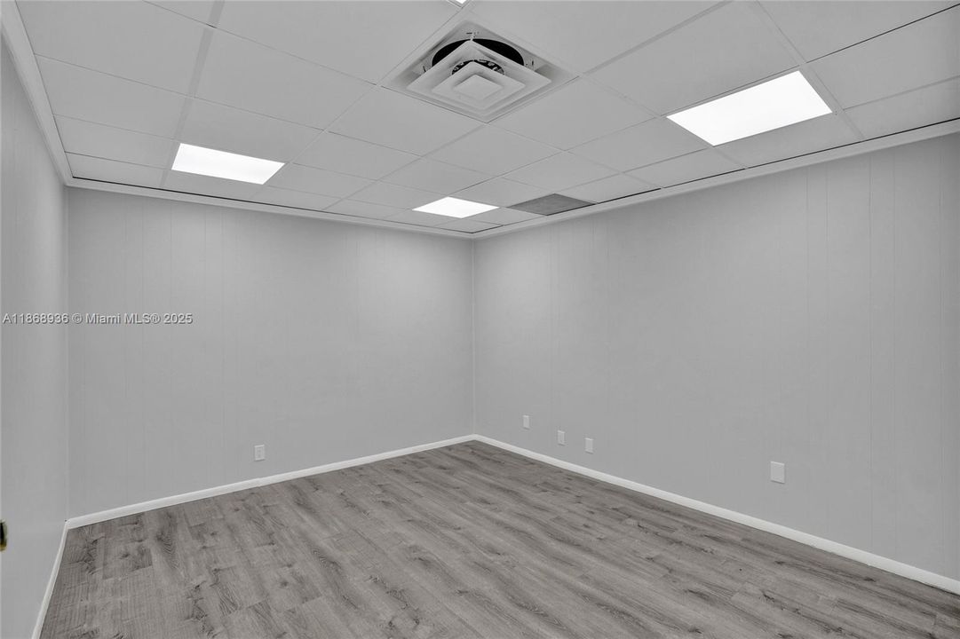 En Renta: $11,985 (0 camas, 0 baños, 0 Pies cuadrados)