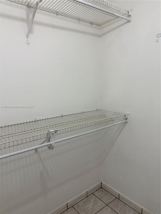 Activo con contrato: $1,700 (1 camas, 1 baños, 777 Pies cuadrados)