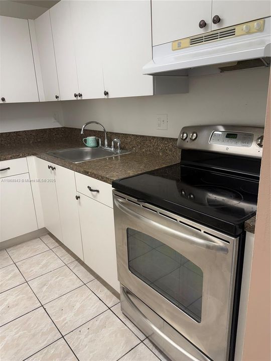 Activo con contrato: $1,700 (1 camas, 1 baños, 777 Pies cuadrados)