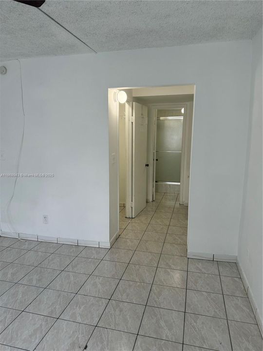 Activo con contrato: $1,700 (1 camas, 1 baños, 777 Pies cuadrados)