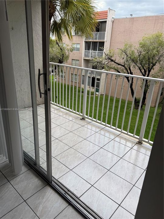 Activo con contrato: $1,700 (1 camas, 1 baños, 777 Pies cuadrados)