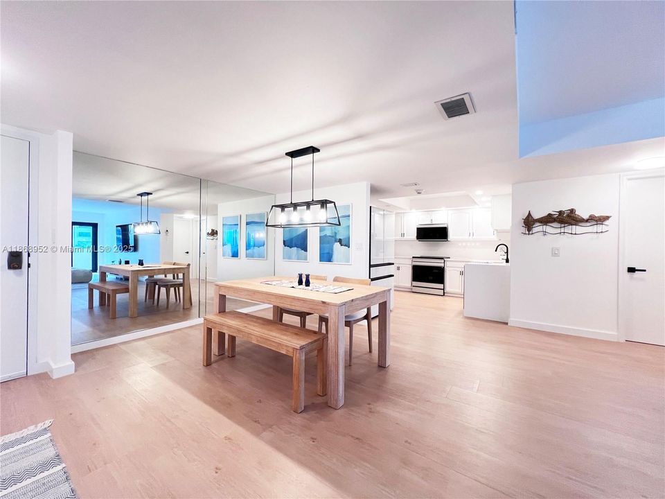 Active With Contract: $5,800 (2 beds, 2 baths, 1400 Square Feet)