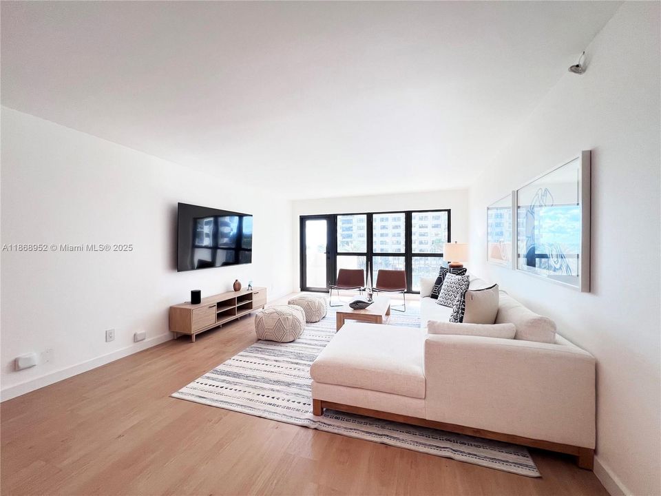 Active With Contract: $5,800 (2 beds, 2 baths, 1400 Square Feet)