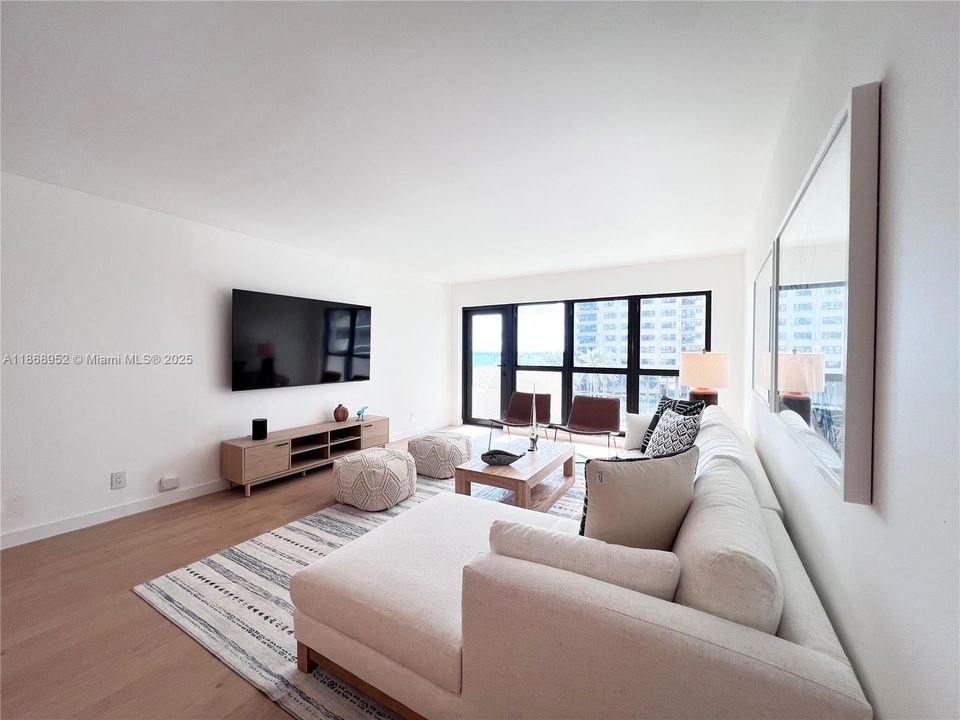 Active With Contract: $5,800 (2 beds, 2 baths, 1400 Square Feet)