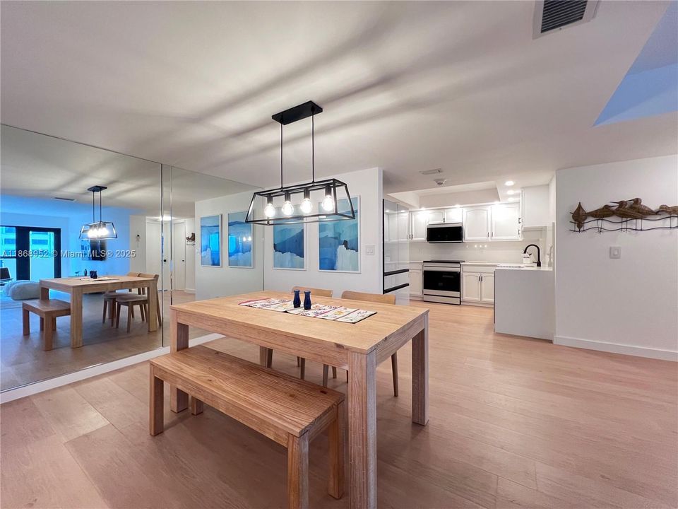 Active With Contract: $5,800 (2 beds, 2 baths, 1400 Square Feet)