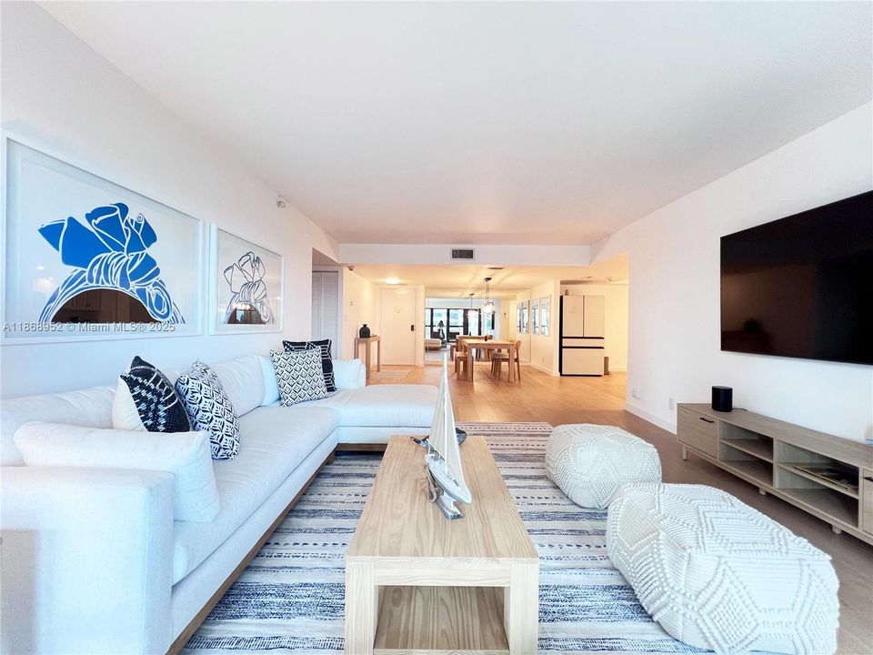 Active With Contract: $5,800 (2 beds, 2 baths, 1400 Square Feet)