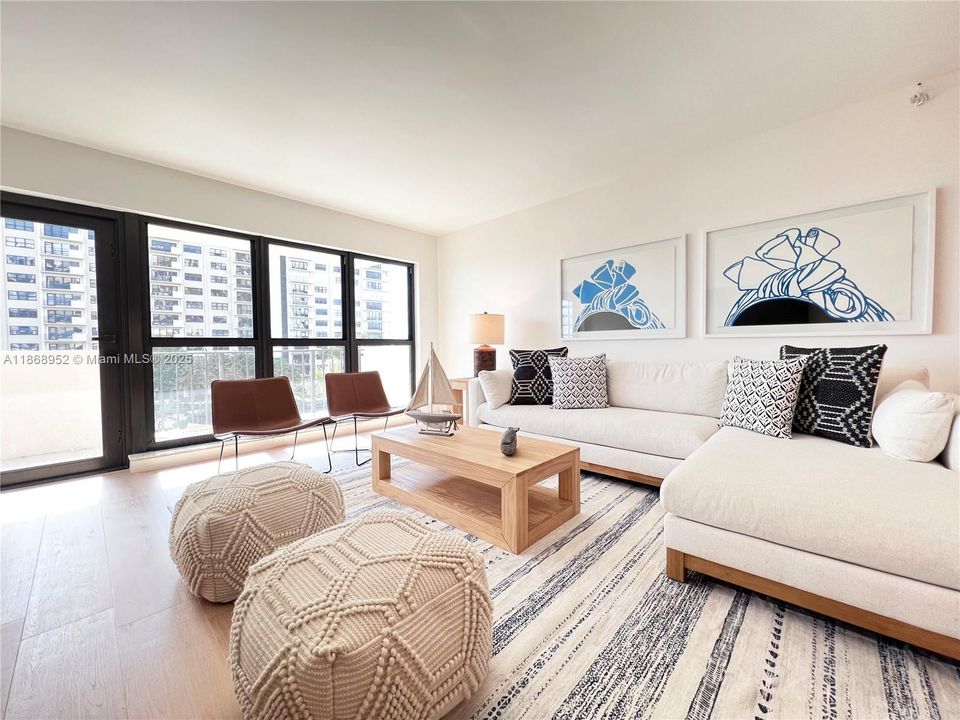 Active With Contract: $5,800 (2 beds, 2 baths, 1400 Square Feet)