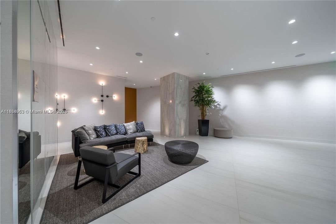 For Sale: $1,685,000 (2 beds, 2 baths, 1675 Square Feet)