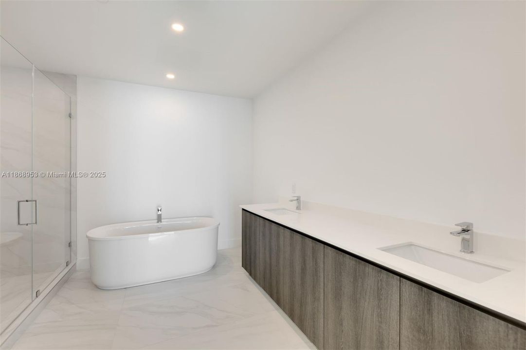 For Sale: $1,685,000 (2 beds, 2 baths, 1675 Square Feet)