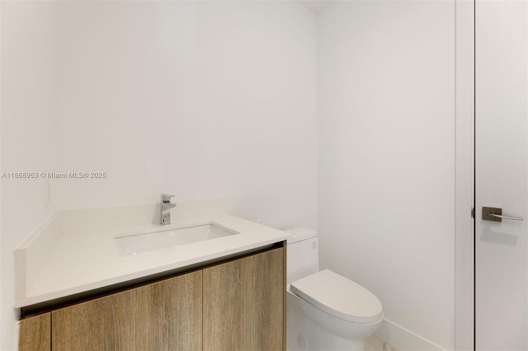 For Sale: $1,685,000 (2 beds, 2 baths, 1675 Square Feet)