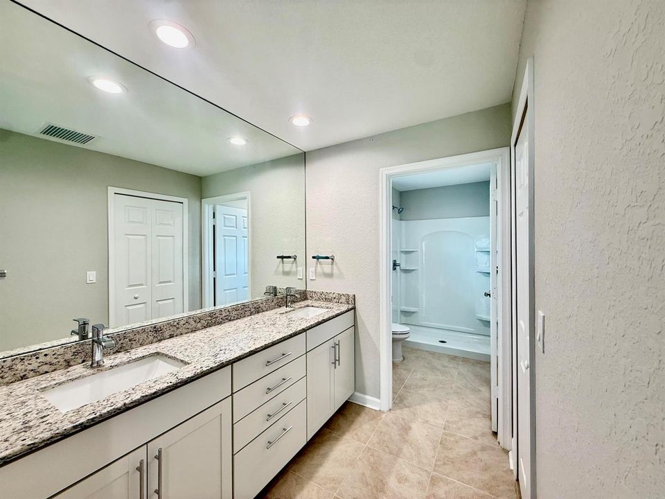 Double Sink & Granite Countertop