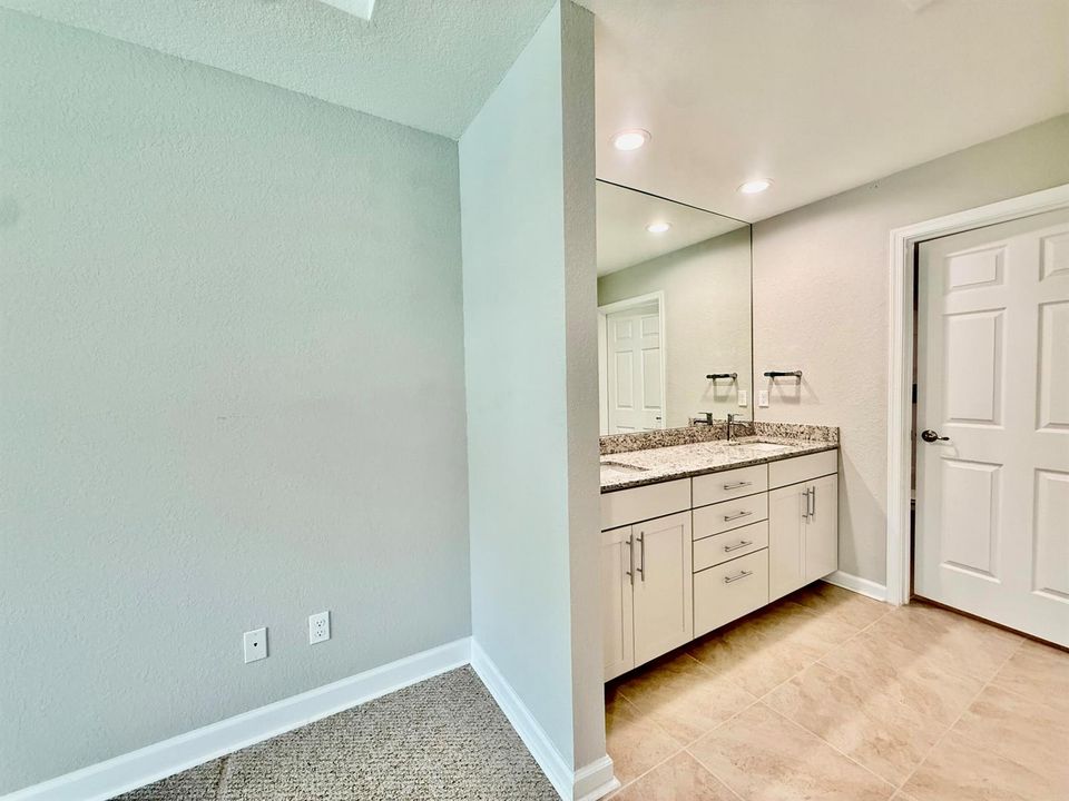 Double Sink & Granite Countertop