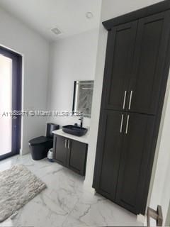 待售: $615,000 (4 贝兹, 3 浴室, 0 平方英尺)