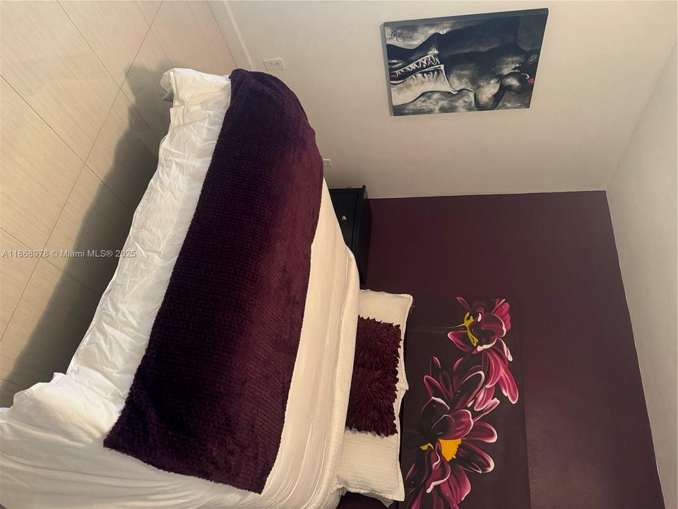 待售: $115,000 (1 贝兹, 1 浴室, 625 平方英尺)