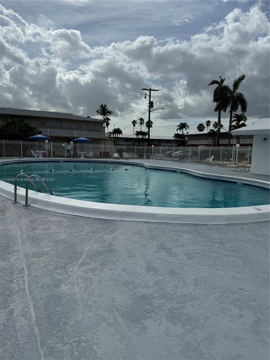 待售: $115,000 (1 贝兹, 1 浴室, 625 平方英尺)