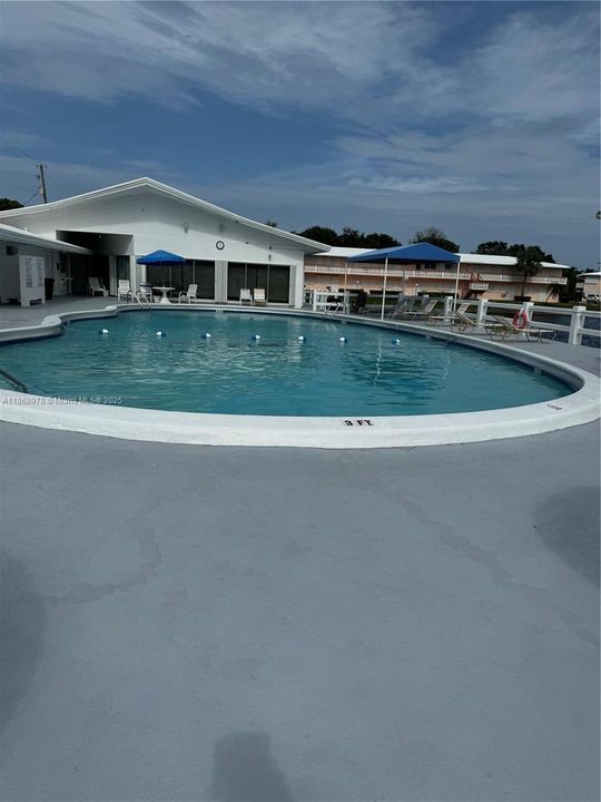 待售: $115,000 (1 贝兹, 1 浴室, 625 平方英尺)