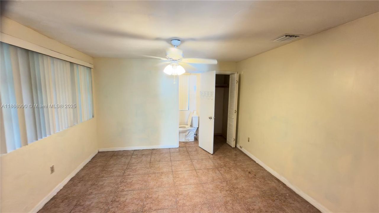 For Sale: $319,000 (3 beds, 2 baths, 1294 Square Feet)