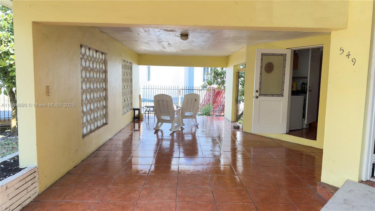 For Sale: $319,000 (3 beds, 2 baths, 1294 Square Feet)