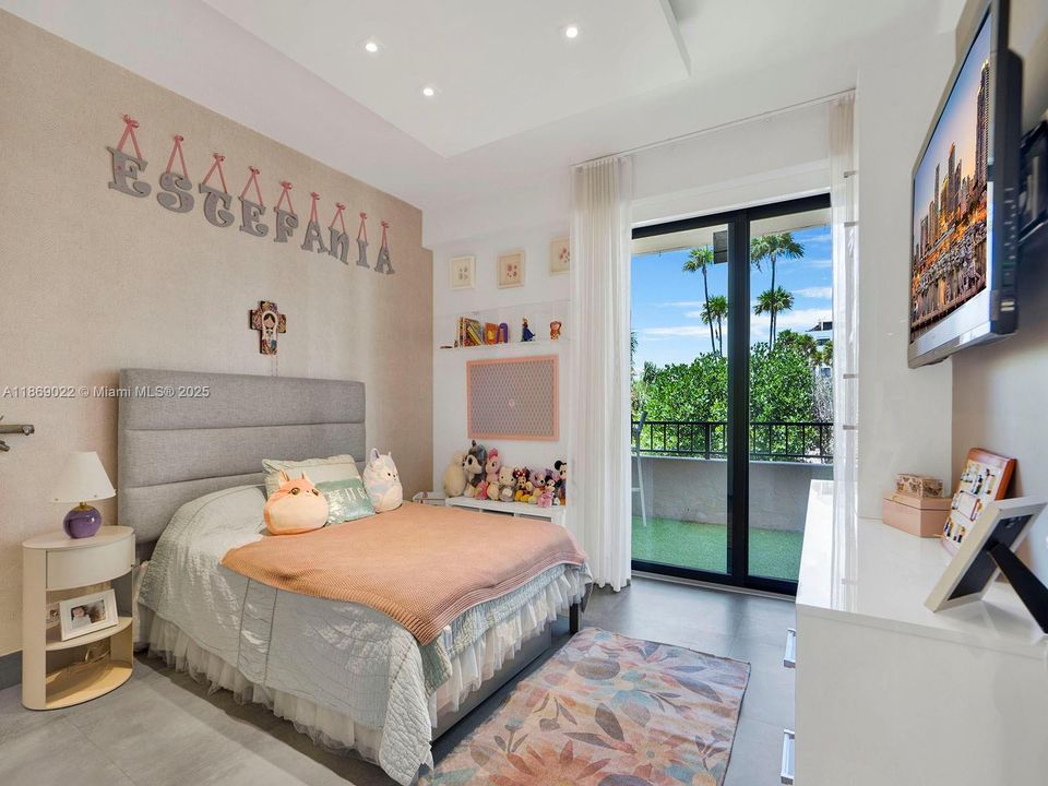 В аренду: $30,000 (4 спален, 4 ванн, 3075 Квадратных фут)