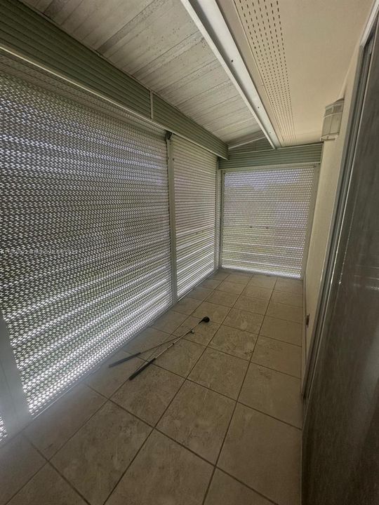 待售: $54,900 (1 贝兹, 1 浴室, 720 平方英尺)