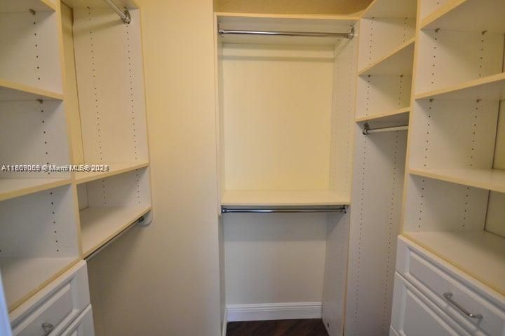 Recently Rented: $3,500 (3 beds, 2 baths, 1951 Square Feet)