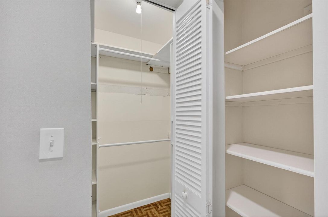 Add'l Walk In Closet & Linen Closet