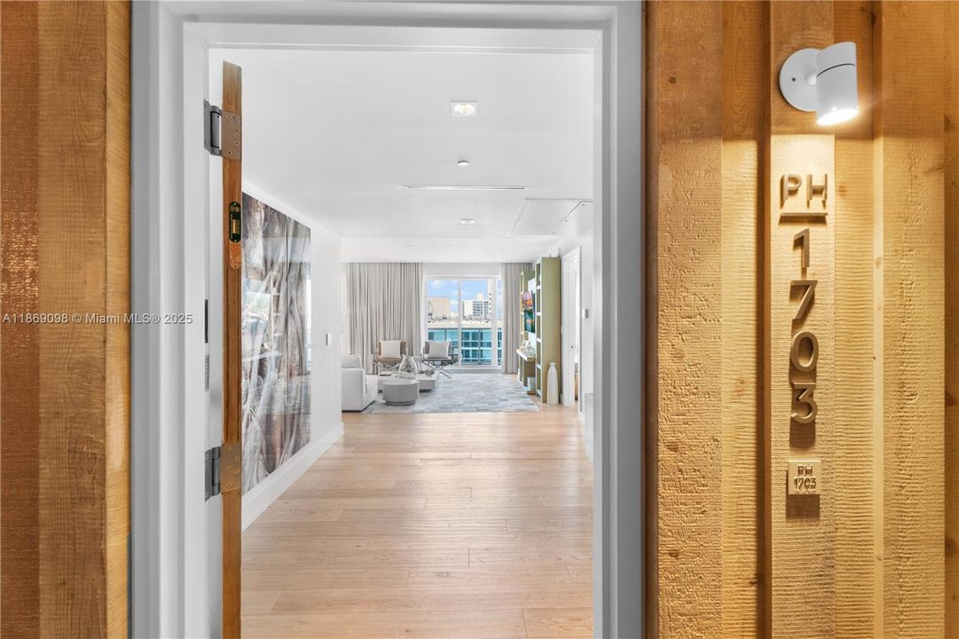 На продажу: $6,799,000 (3 спален, 3 ванн, 2203 Квадратных фут)