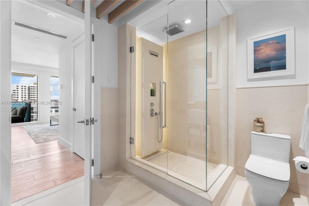 На продажу: $6,799,000 (3 спален, 3 ванн, 2203 Квадратных фут)