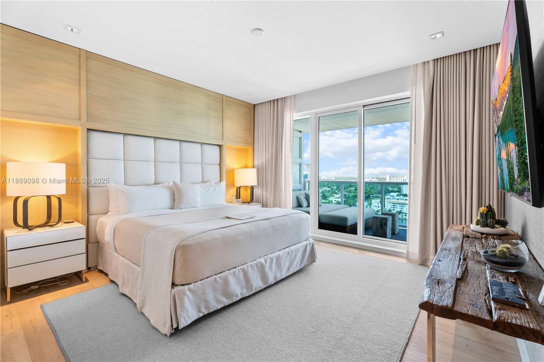 На продажу: $6,799,000 (3 спален, 3 ванн, 2203 Квадратных фут)