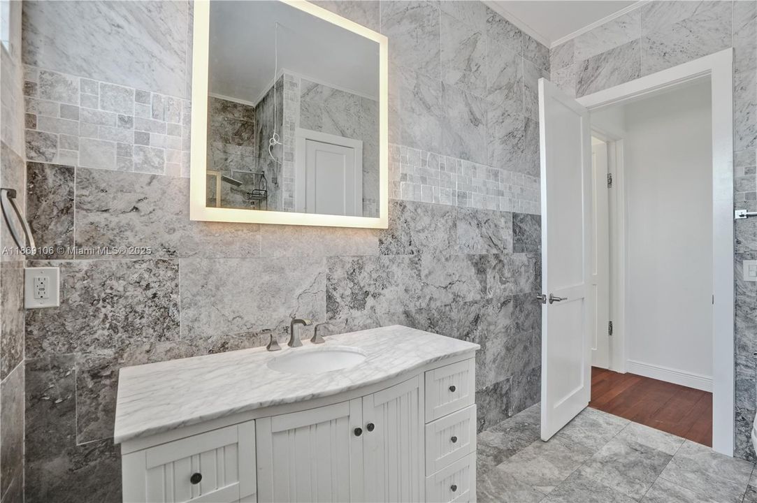 待售: $3,750,000 (5 贝兹, 5 浴室, 6308 平方英尺)