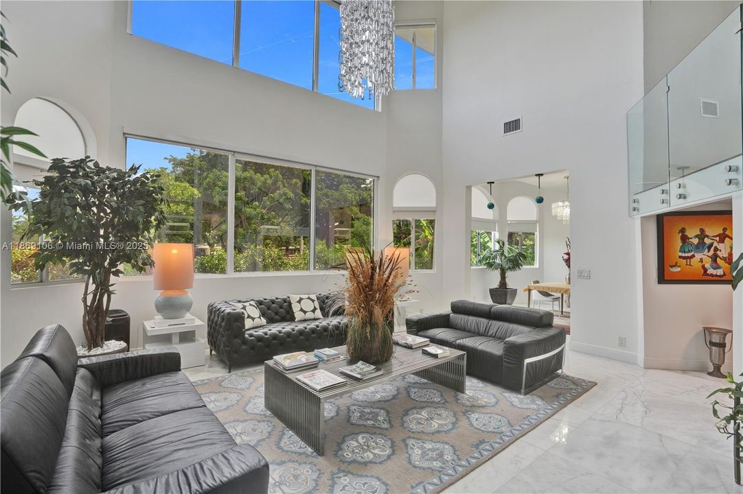 待售: $3,750,000 (5 贝兹, 5 浴室, 6308 平方英尺)